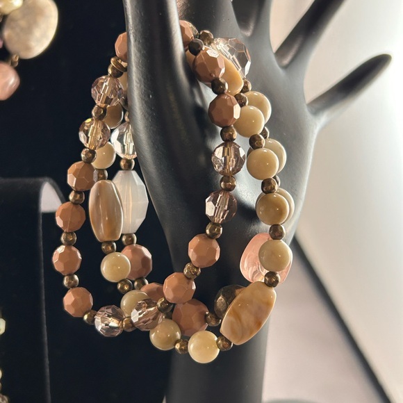 Premier Jewelry Necklace, bracelet, and matching earrings. - Picture 3 of 4